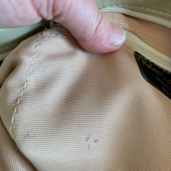 Vintage Valeries leather gold handbag 1980’s - 1990’s envelope style purse - Picture 5 of 9